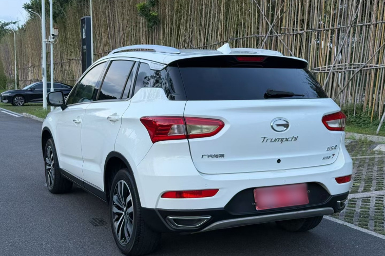 广汽传祺 传祺GS4 2017款 235T 自动两驱豪华智联版车身外观6004