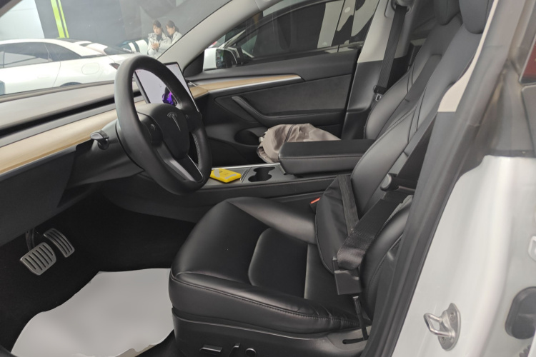 特斯拉 Model 3 2022款 Performance高性能全轮驱动版中控内饰19