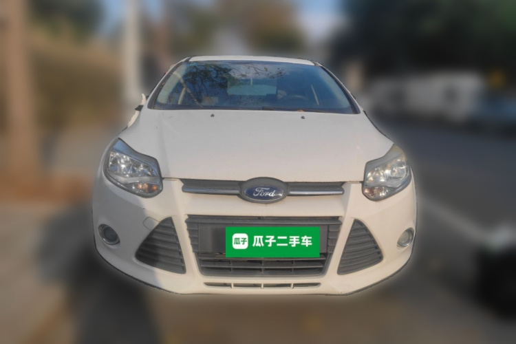 福特 福克斯 2012款 三厢 1.6L 手动风尚型车身外观2