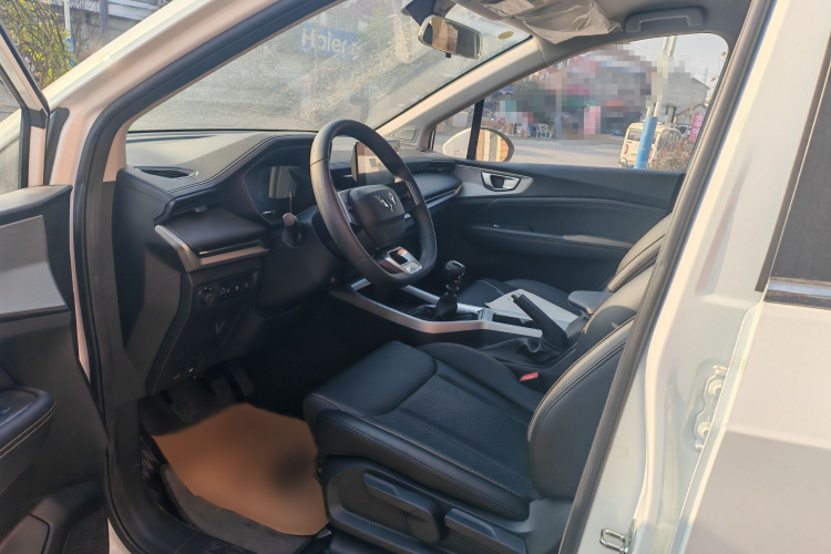 五菱汽车 五菱佳辰 2022款 1.5T 手动舒享活力型中控内饰7002