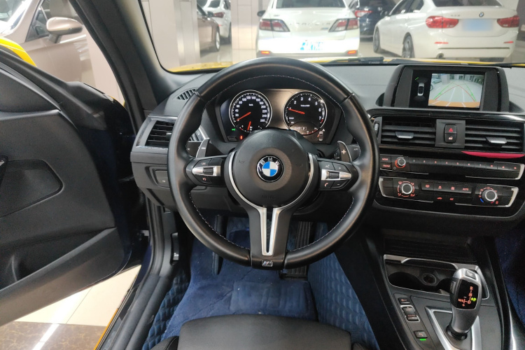 宝马2系(进口) 2018款 220i 敞篷轿跑车 运动设计套装局部细节13