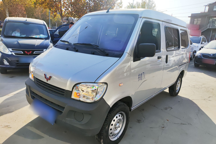 五菱汽车 五菱之光 2023款 1.5L 实用型 5/7座车身外观1