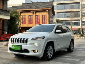 Jeep 自由光 2017款 2.4L 专业版