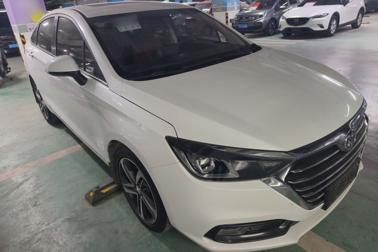 北京汽车 绅宝D50 2018款 1.5L CVT尊贵智联版车身外观3