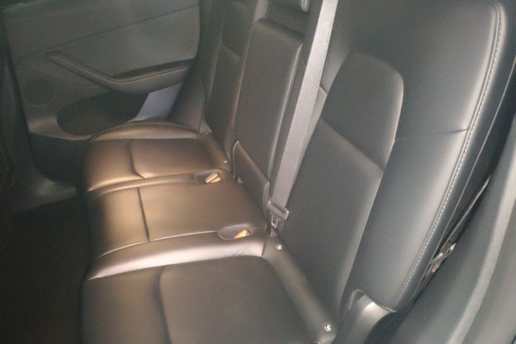 特斯拉 Model Y 2023款 长续航全轮驱动版中控内饰21