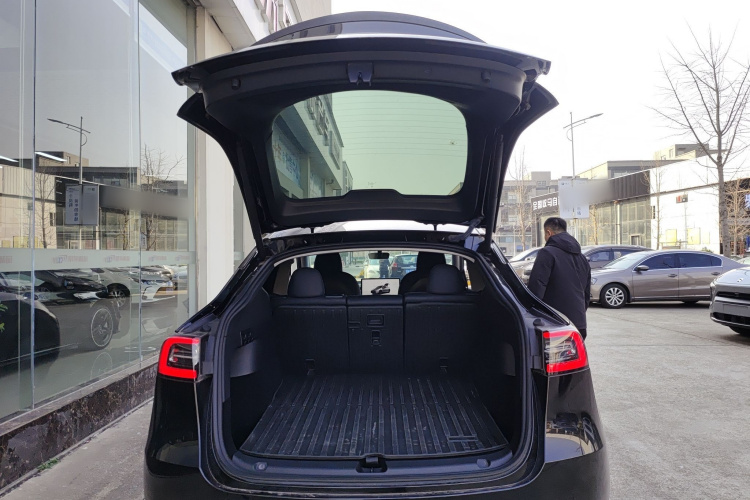 特斯拉 Model Y 2022款 改款 后轮驱动版机舱底盘23