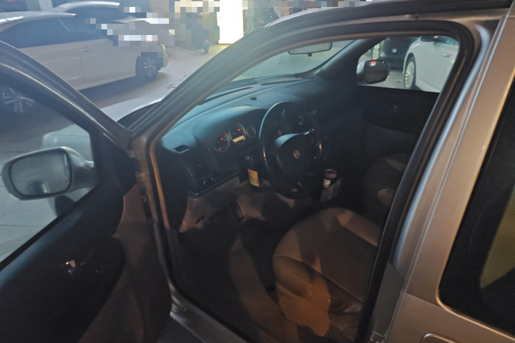 别克GL8 2013款 2.4L 行政版中控内饰20