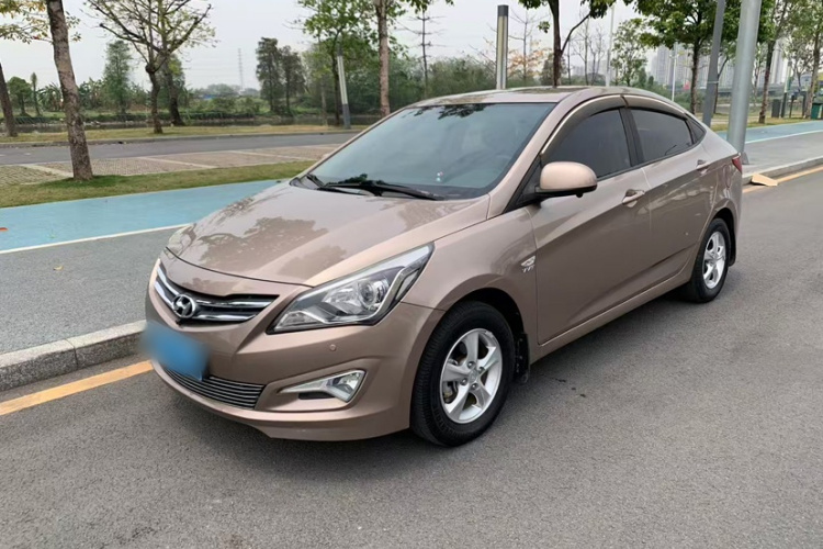 现代 瑞纳 2014款 1.4L 自动智能型GLS车身外观1