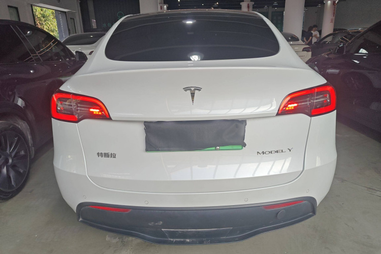 特斯拉 Model Y 2022款 长续航全轮驱动版车身外观6005