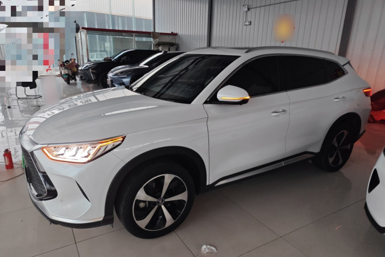 比亚迪 宋PLUS新能源 2021款 DM-i 51KM 尊荣型车身外观6003