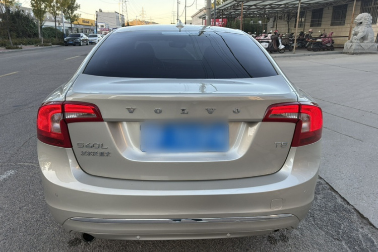 沃尔沃S60 2019款 S60L 改款 T5 智进进阶版车身外观6004