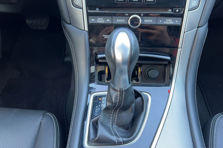 英菲尼迪Q50L 2016款 2.0T 悦享版局部细节18