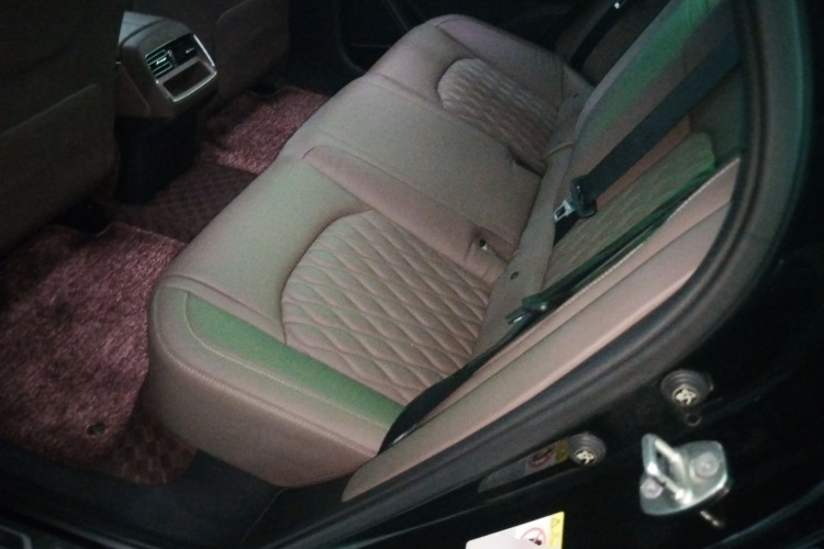 比亚迪 汉 2023款 EV 冠军版 506KM前驱尊贵型中控内饰7004