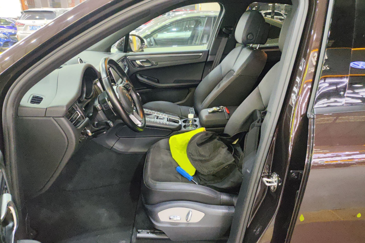 保时捷 2020款 Macan 2.0T中控内饰19