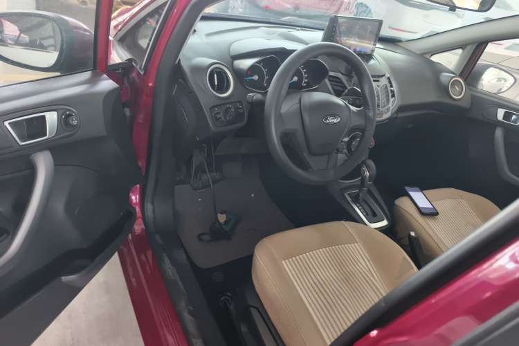 福特 嘉年华 2013款 两厢 1.5L 自动时尚型中控内饰20