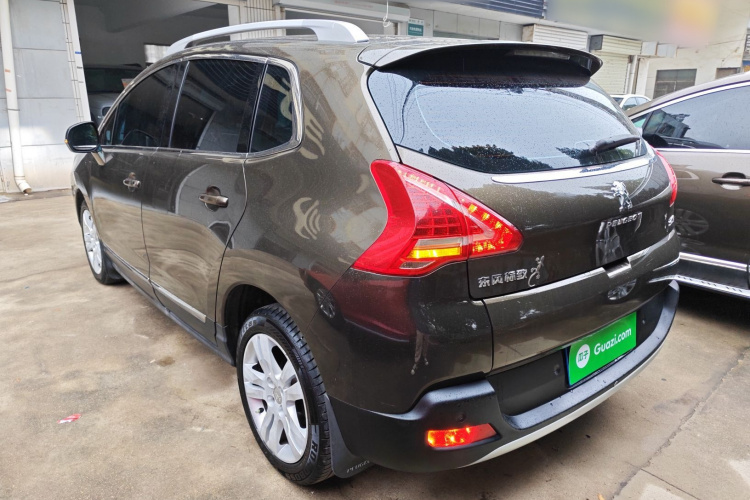 标致3008 2013款 2.0L 自动潮流版车身外观6003