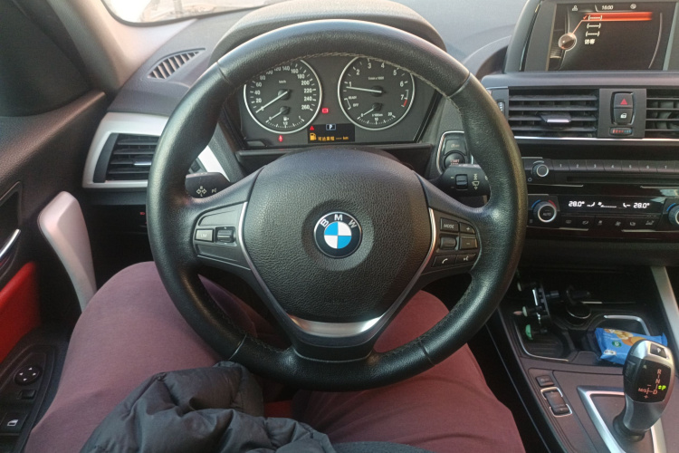 宝马1系(进口) 2015款 120i 领先型中控内饰13