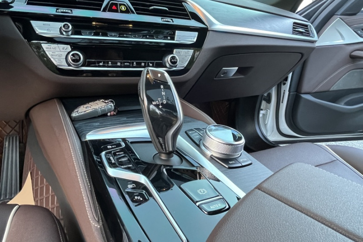 宝马5系新能源 2022款 改款 535Le M运动套装局部细节18