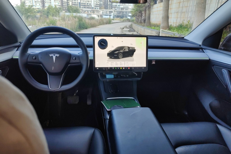 特斯拉 Model Y 2023款 后轮驱动版中控内饰12