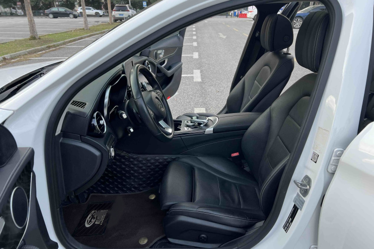 奔驰C级 2017款 改款 C 200 L 运动版中控内饰7005