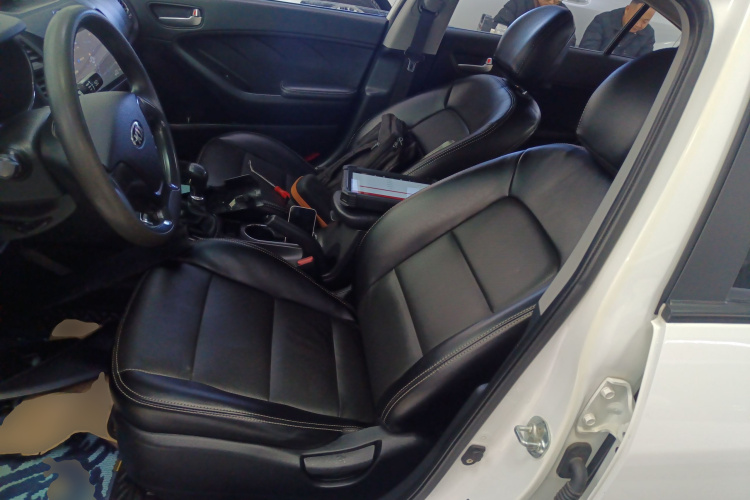 起亚K3 2016款 1.6L 手动GL局部细节19