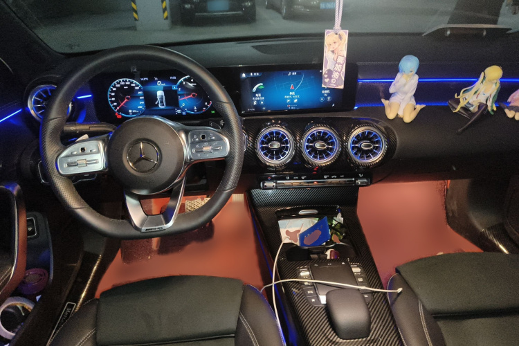 奔驰A级 2021款 A 200 L 运动轿车时尚型中控内饰7002