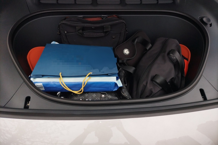 小米汽车 小米YU7 2025款 超长续航高性能四驱Max版局部细节24