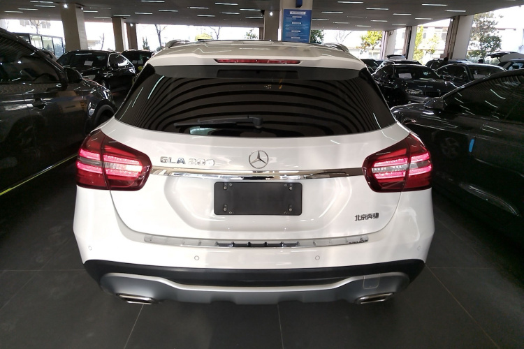 奔驰GLA 2018款 GLA 200 动感型车身外观6