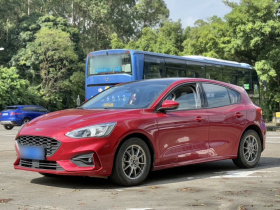 福特 福克斯 2020款 两厢 EcoBoost 180 自动锋潮型
