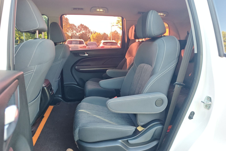 广汽传祺 传祺M6 2023款 PRO 270T DCT精英版中控内饰7004