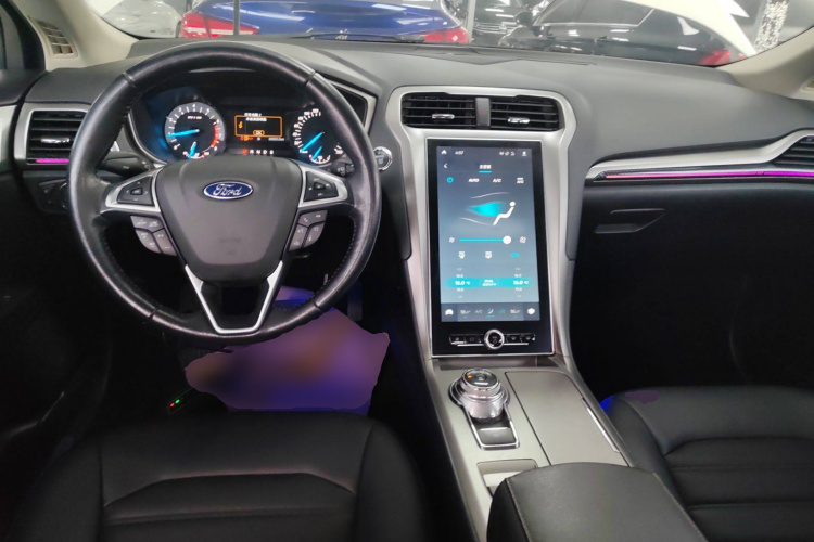 福特 蒙迪欧 2020款 EcoBoost 200 时尚型中控内饰7002