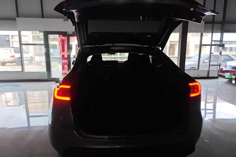 特斯拉 Model Y 2024款 长续航全轮驱动版局部细节23