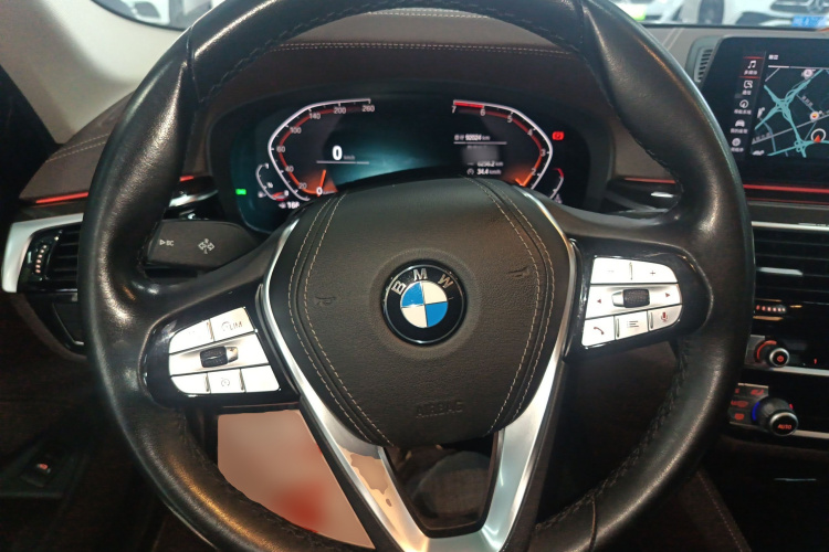 宝马5系 2020款 525Li 豪华套装中控内饰13