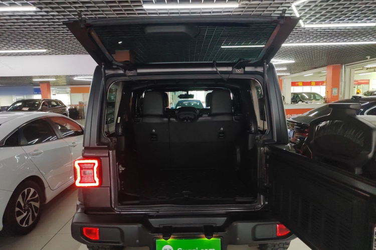 Jeep 牧马人 2021款 2.0T 罗宾汉四门版局部细节23