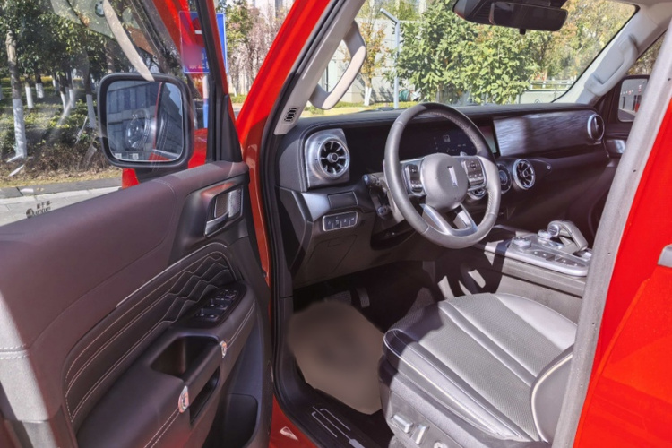 坦克300 2021款 越野版 2.0T 征服者中控内饰7005