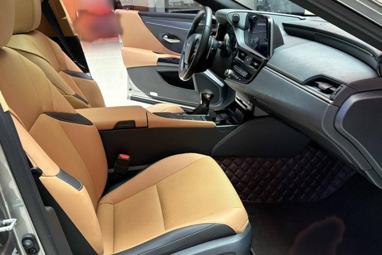 雷克萨斯ES 2021款 200 卓越版中控内饰7009