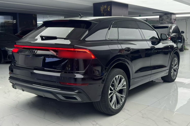 奥迪Q8 2021款 55 TFSI 豪华动感型车身外观6008
