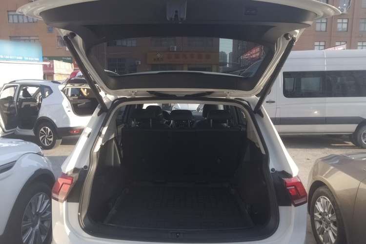 大众 途观L 2019款 改款 330TSI 自动两驱智动豪华版 国VI机舱底盘23