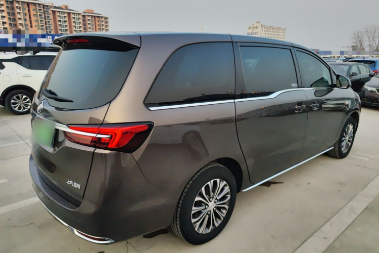 别克GL8 2023款 陆上公务舱 舒适型车身外观7