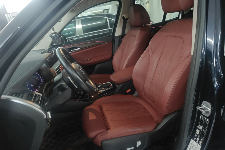 宝马X3 2022款 xDrive30i 领先型 M曜夜套装中控内饰19