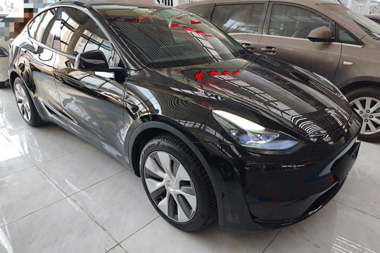 特斯拉 Model Y 2022款 改款 后轮驱动版车身外观3