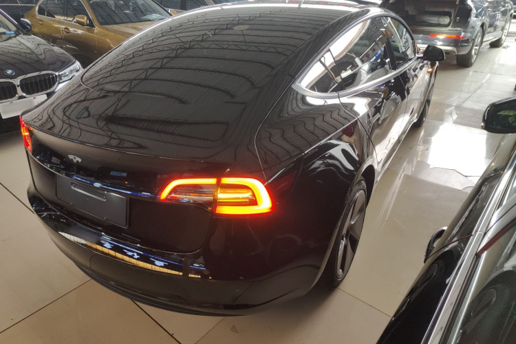 特斯拉 Model 3 2022款 后轮驱动版车身外观6005