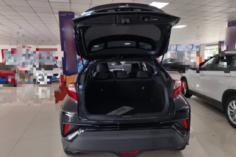 丰田C-HR 2018款 2.0L 领先特别版 国V机舱底盘23