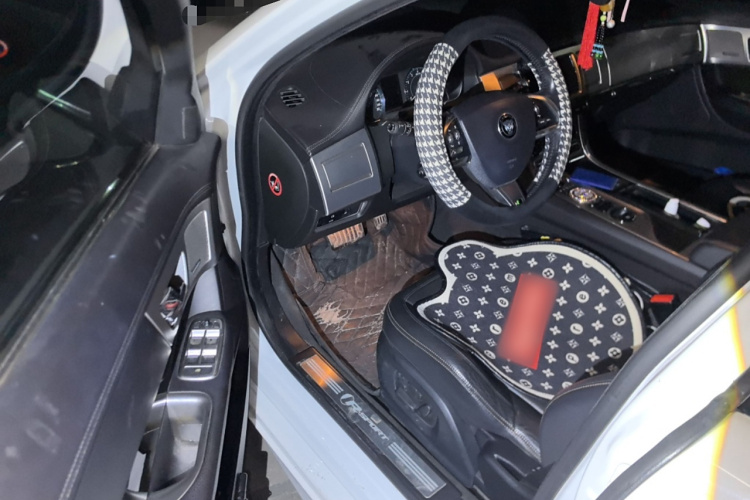 捷豹XF 2015款 XF 3.0 SC R-Sport 豪华版中控内饰20