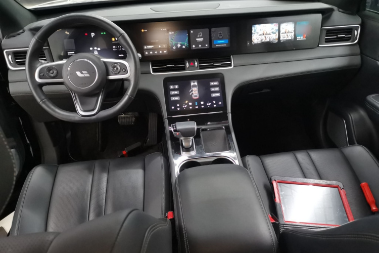 理想汽车 理想ONE 2020款 增程6座版中控内饰12