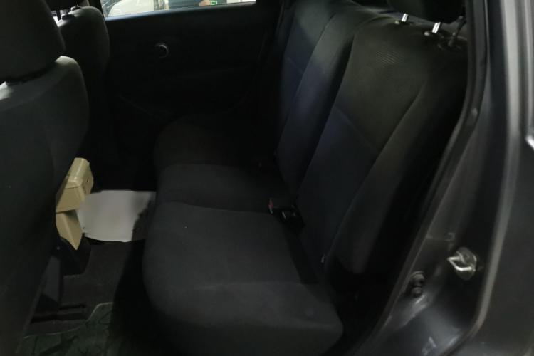 日产 骊威 2015款 1.6XE CVT舒适版中控内饰7001