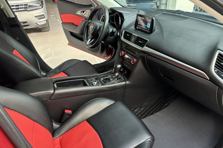 马自达3 昂克赛拉 2017款 三厢 1.5L 自动豪华型 国V中控内饰7003