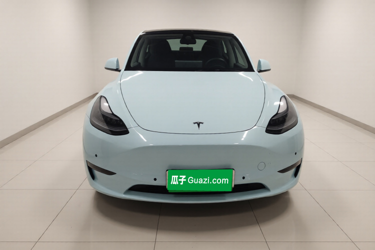 特斯拉 Model Y 2021款 标准续航后驱版车身外观2