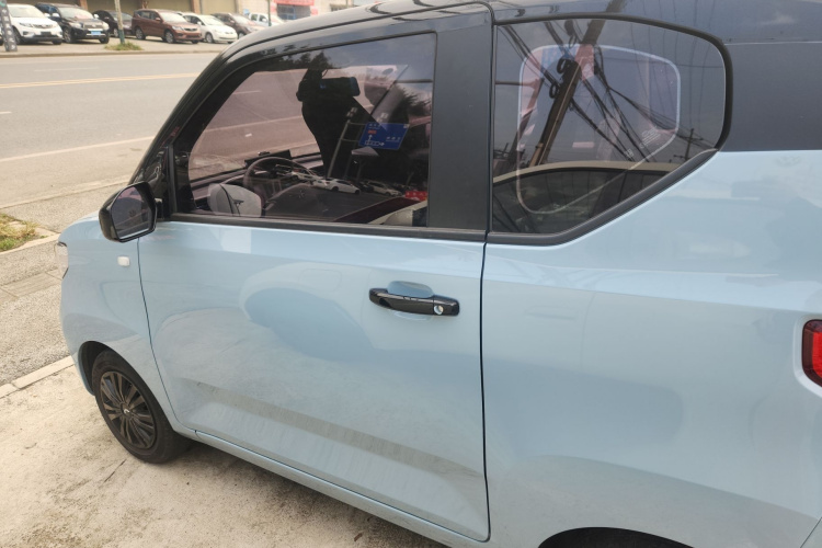 五菱汽车 宏光MINIEV 2021款 马卡龙臻享款 三元锂车身外观4