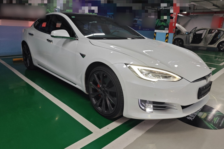 特斯拉 Model S 2019款 Performance 高性能版车身外观3